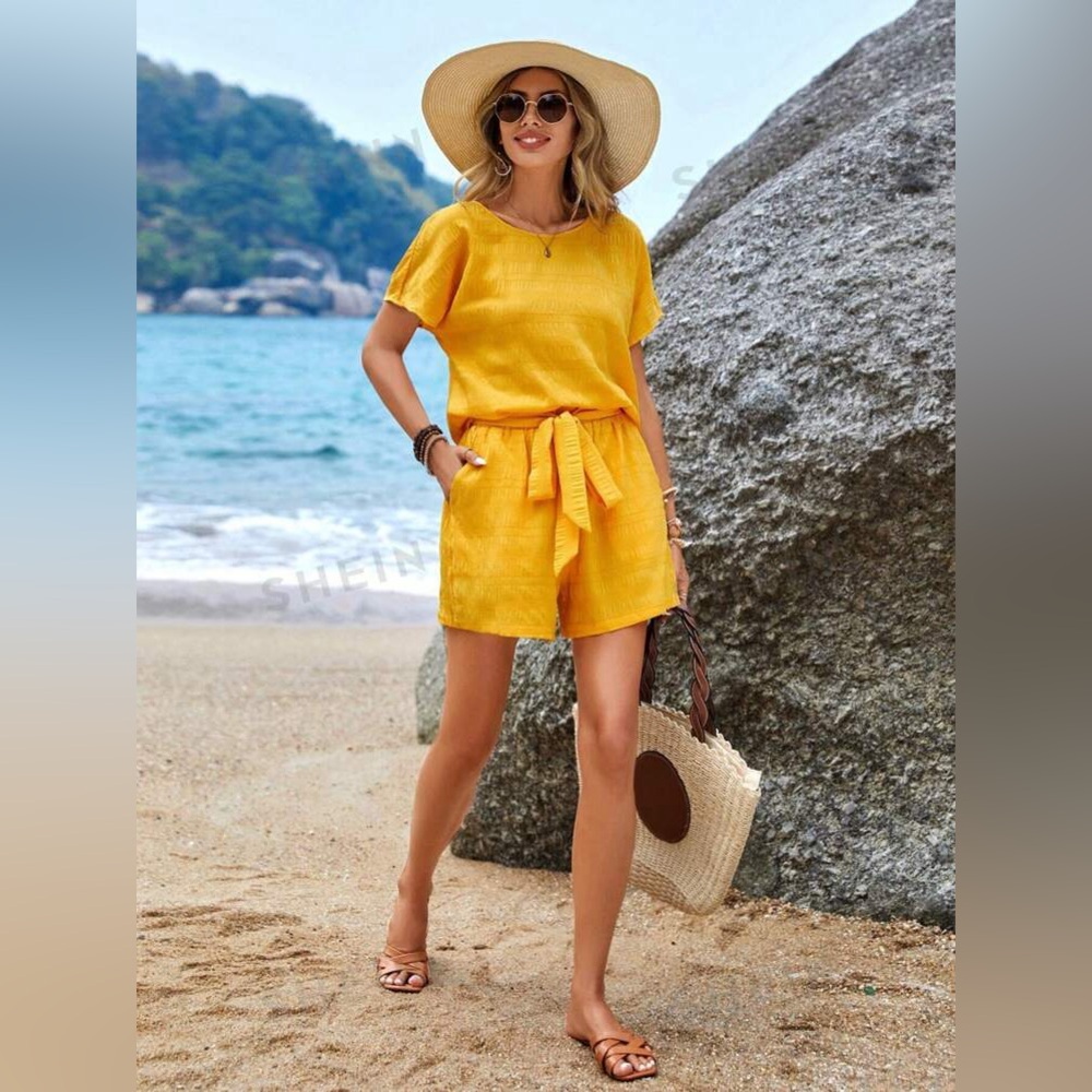 EMERY ROSE Yellow Textured 2-Piece Shorts Set - Picture 5 of 5